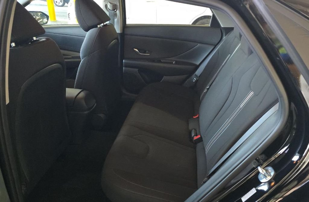 Used 2023 Black Hyundai Blue image 8