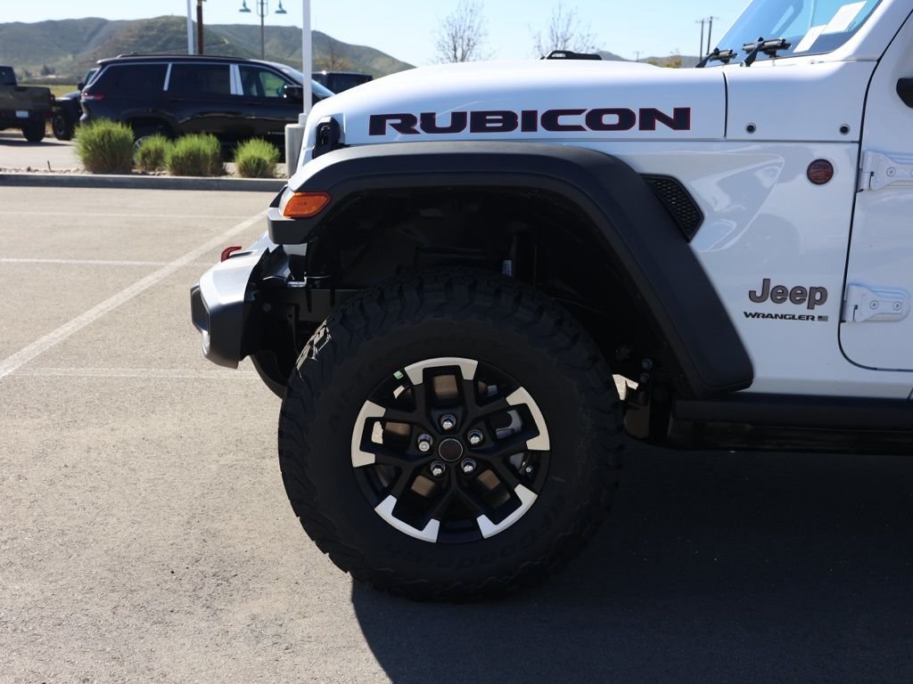 New 2026 Bright White Clear-Coat Exterior Paint Jeep Rubicon image 10