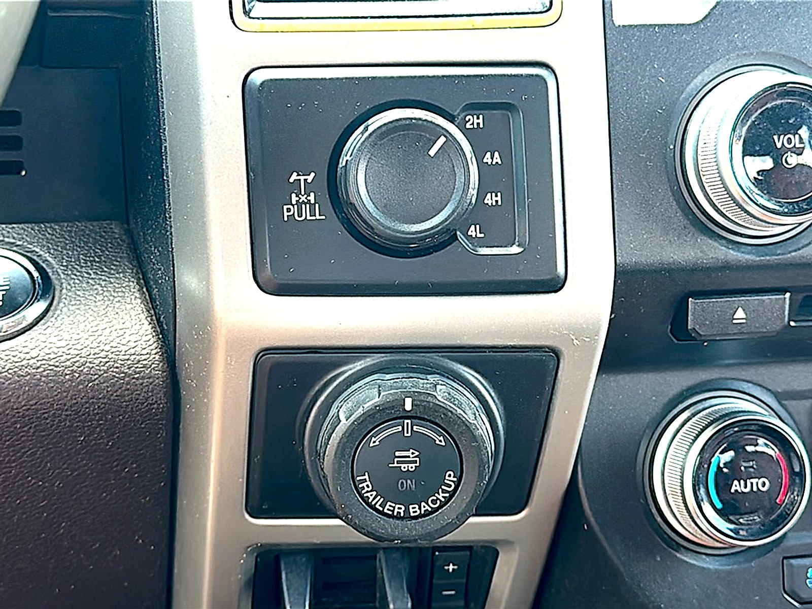 Used 2018 Guard Metallic Ford King Ranch image 37