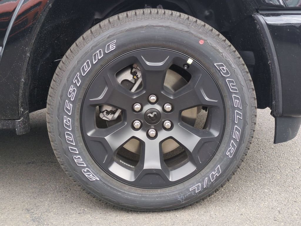 New 2026 Diamond Black Crystal Pearl-Coat Exterior Paint RAM Big Horn/Lone Star image 9