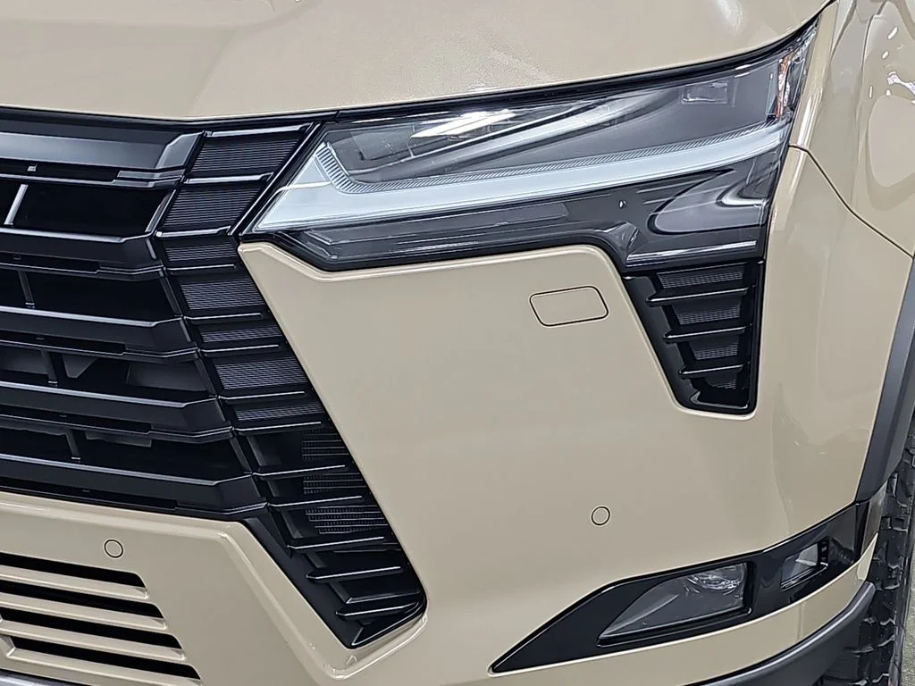 New 2026 Earth and Black Onyx Lexus OVERTRAIL PLUS image 30