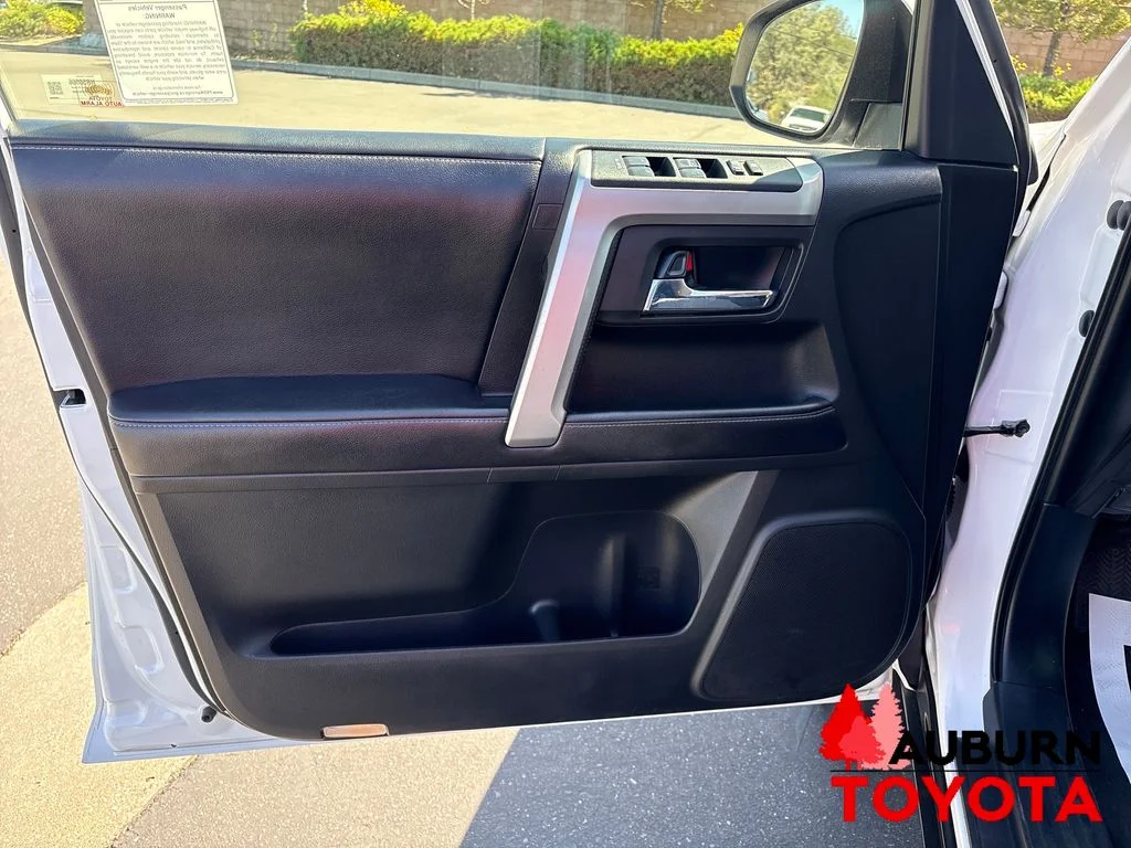Used 2017 Super White Toyota SR5 image 9