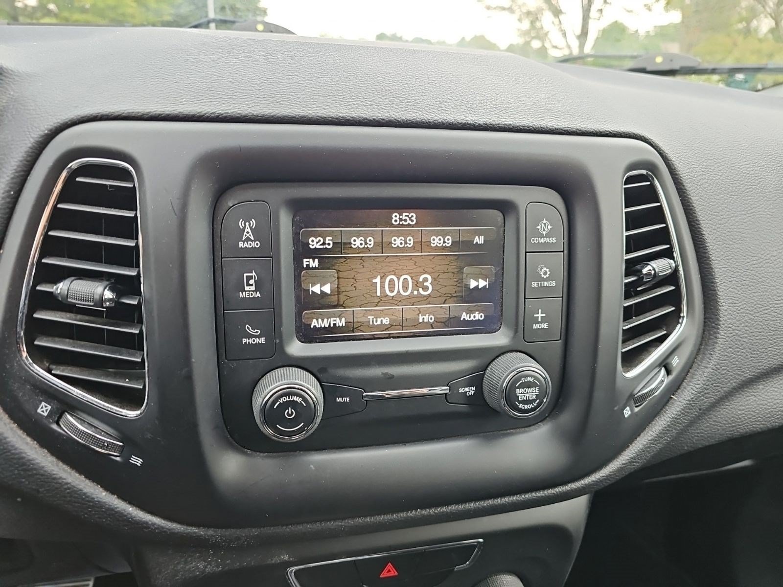 Used 2018 White Clearcoat Jeep Latitude image 19