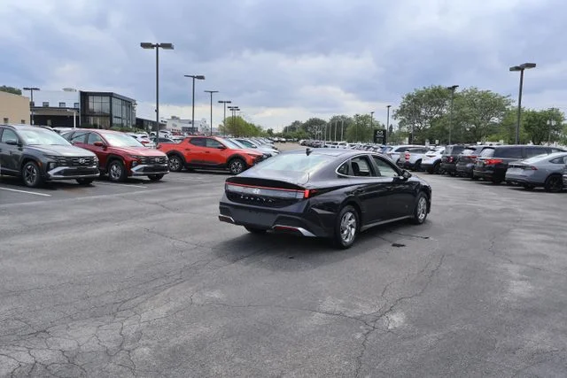 Used 2026 Blue Hyundai SE image 7
