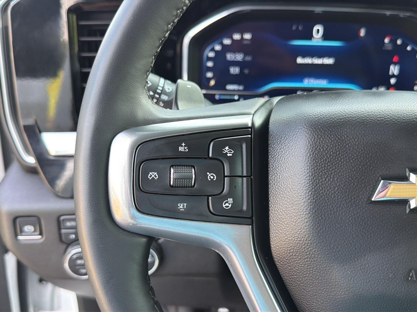 Used 2025 Summit White Chevrolet LT image 21