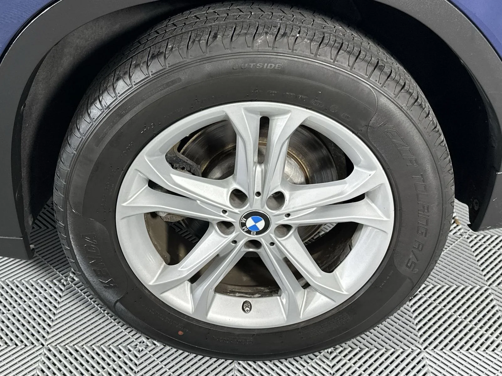 Used 2019 Blue BMW xDrive30i image 10