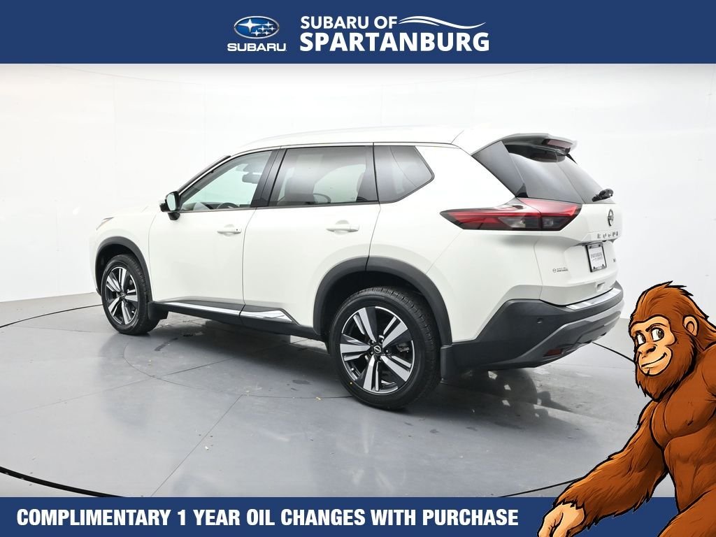 Used 2023 Pearl White Nissan SL image 5