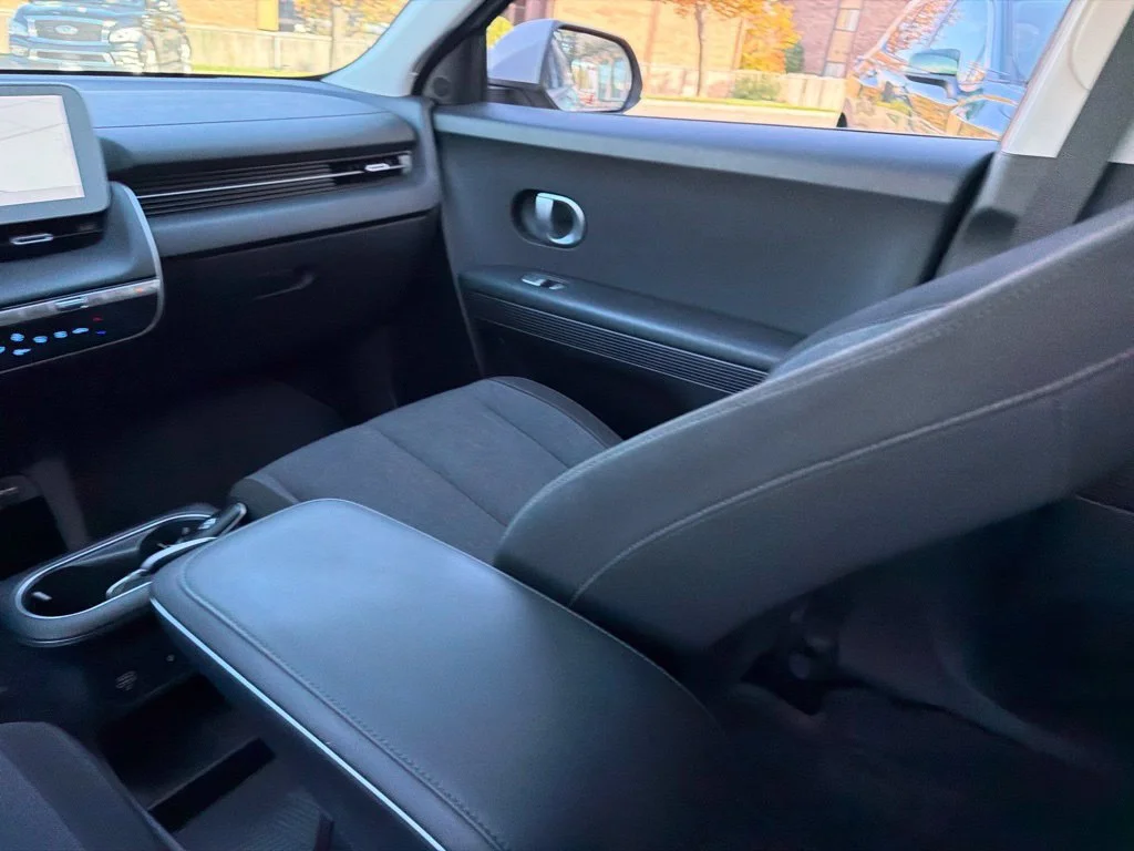Used 2024 Cyber Gray Hyundai SEL image 19