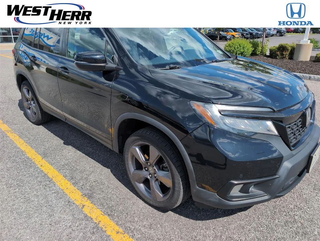 Used 2020 Crystal Black Pearl Honda Touring image 1
