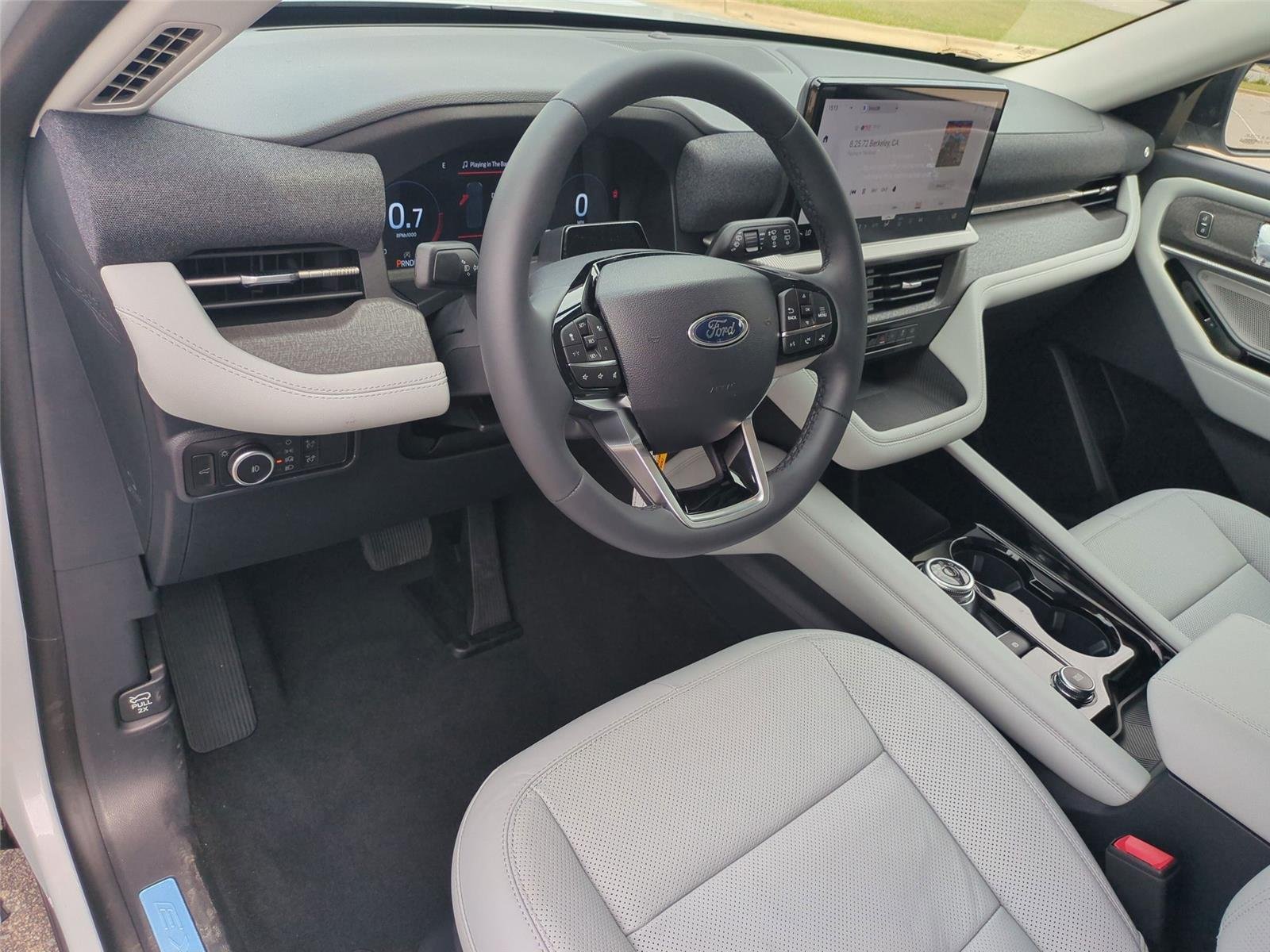 New 2026 Space White Metallic Ford Platinum™ image 19