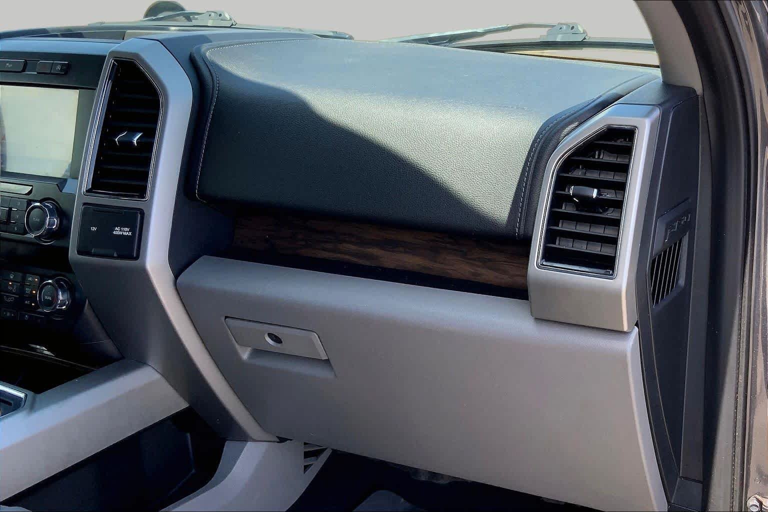 Certified Used 2019 Magnetic Metallic Ford LARIAT image 18