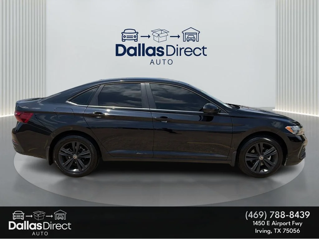 Used 2024 Deep Black Pearl Volkswagen SE image 5