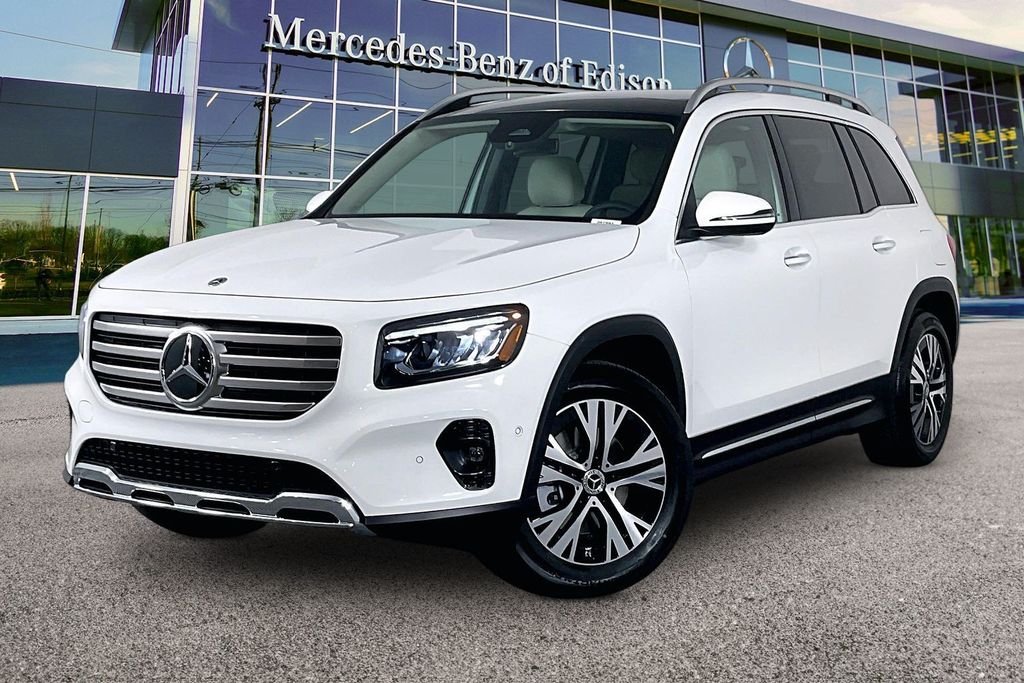New 2026 Polar White Mercedes-Benz GLB 250 image 2