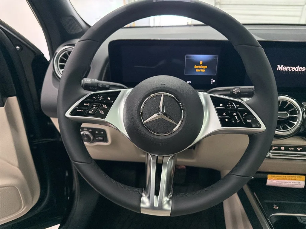 Used 2026 Black Mercedes-Benz GLB 250 image 15