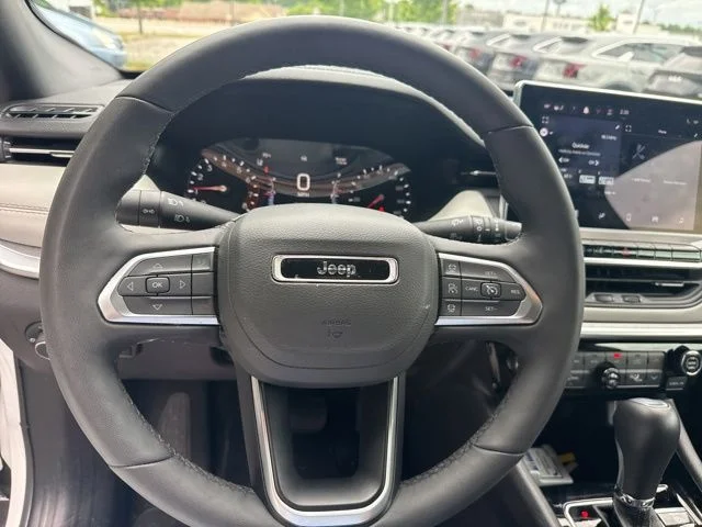 2025 Jeep Compass Limited - Photo 16