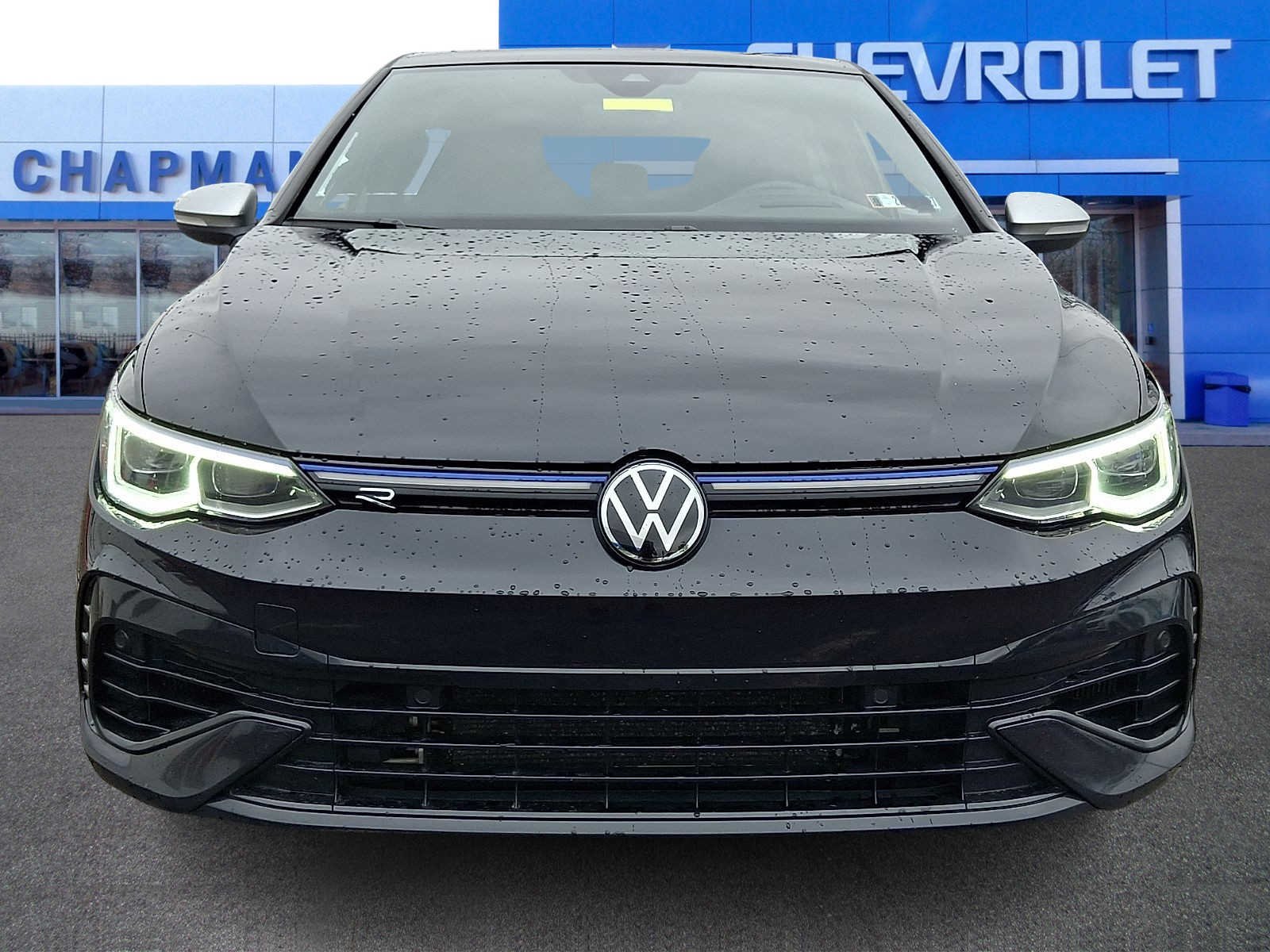 Used 2024  Volkswagen  image 2