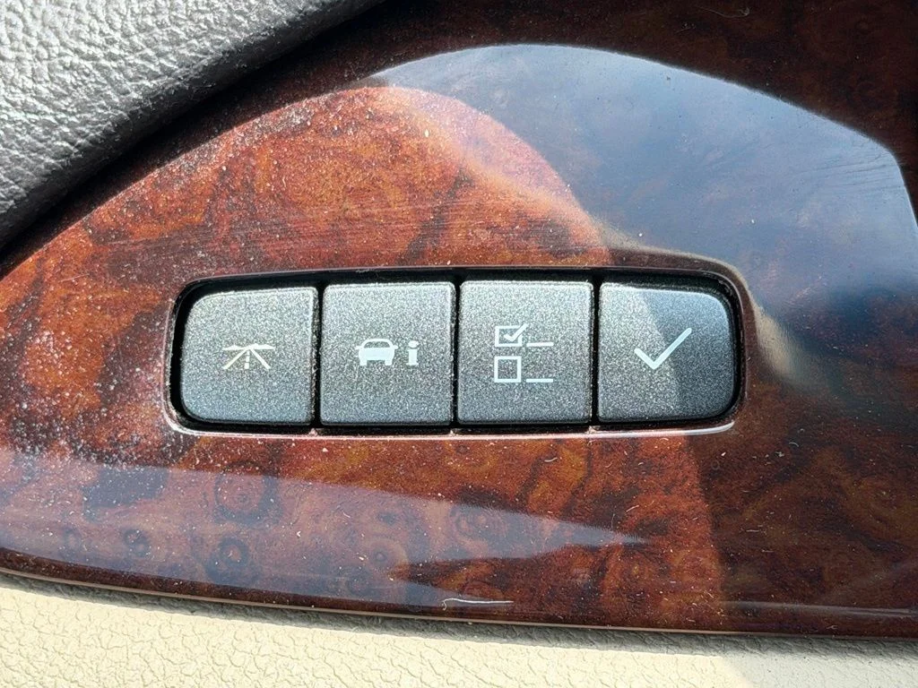 Used 2011 Beige Buick CXL image 31