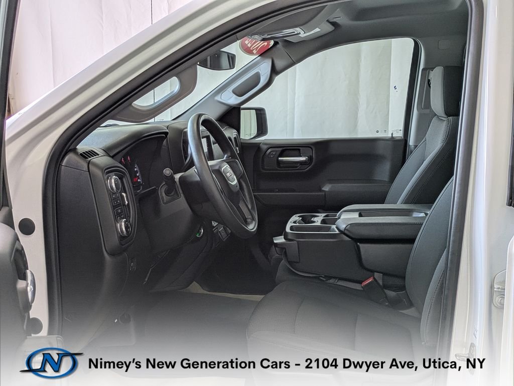 Used 2022 White GMC Pro image 4