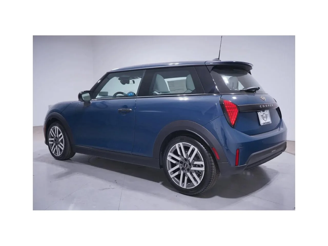 New 2027 Indigo Sunset Blue Metallic MINI SIGNATURE PLUS image 3