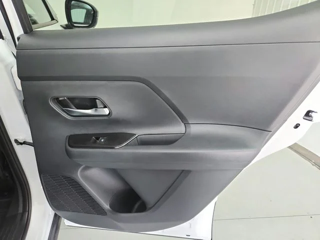 New 2026 White Nissan SR image 38
