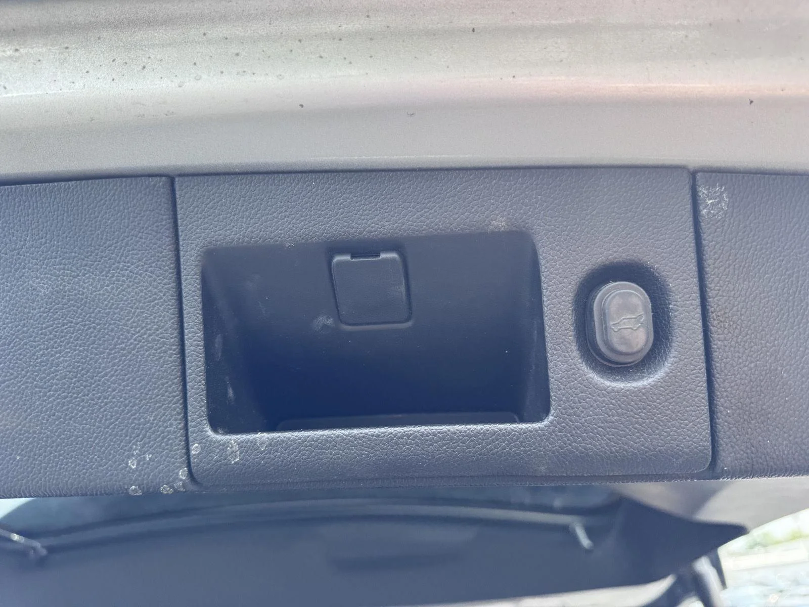 Used 2020 Silver Ice Metallic Chevrolet LT image 9