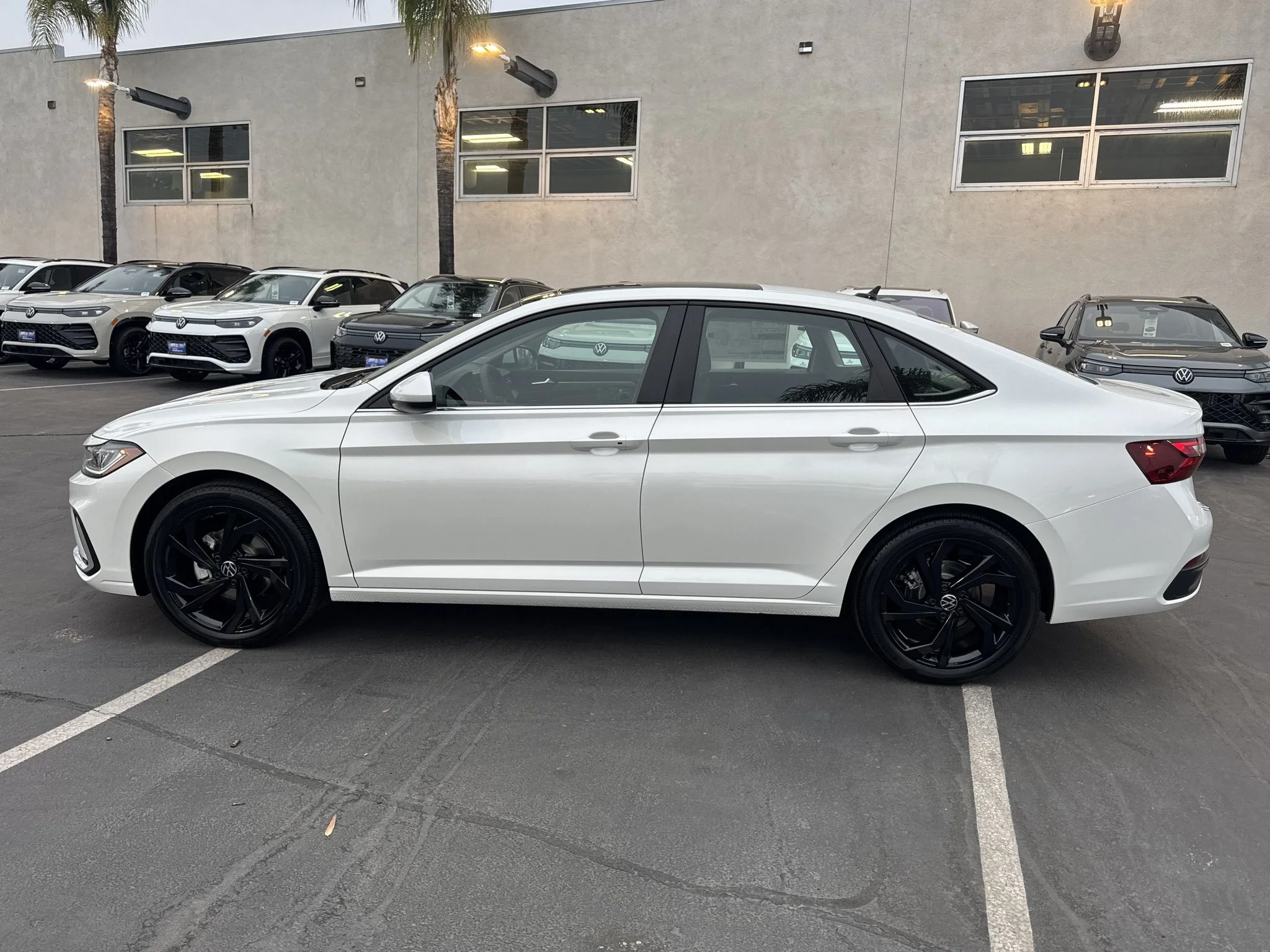 New 2026 Opal White Pearl Volkswagen SE image 5