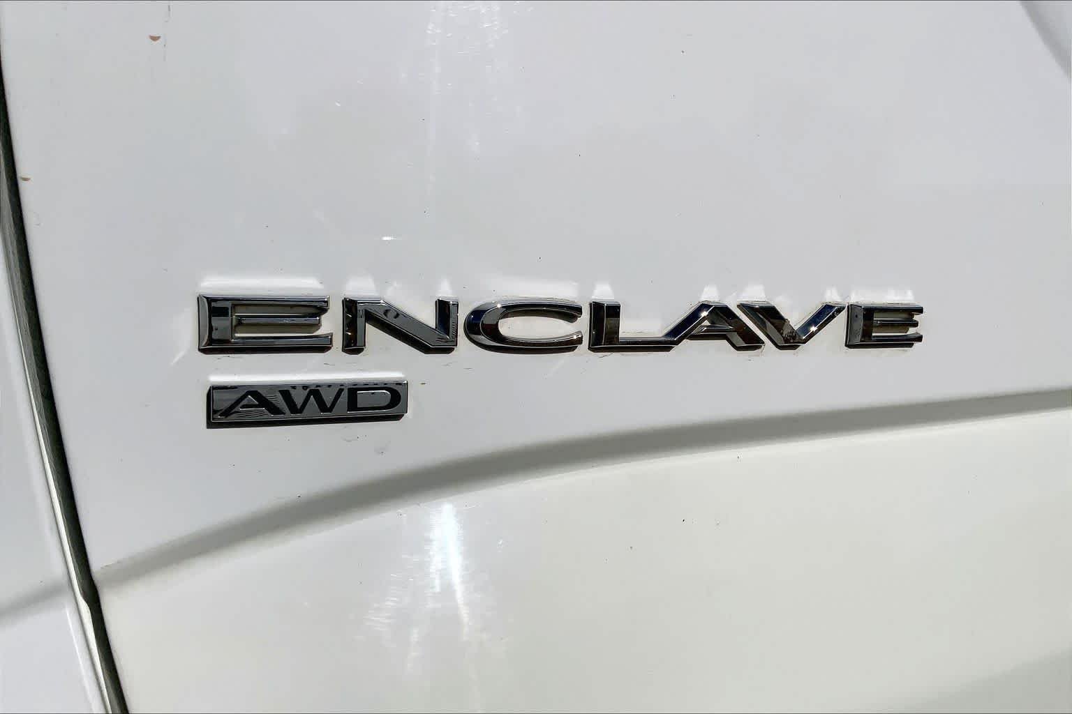 Used 2022 Summit White Buick Premium image 30