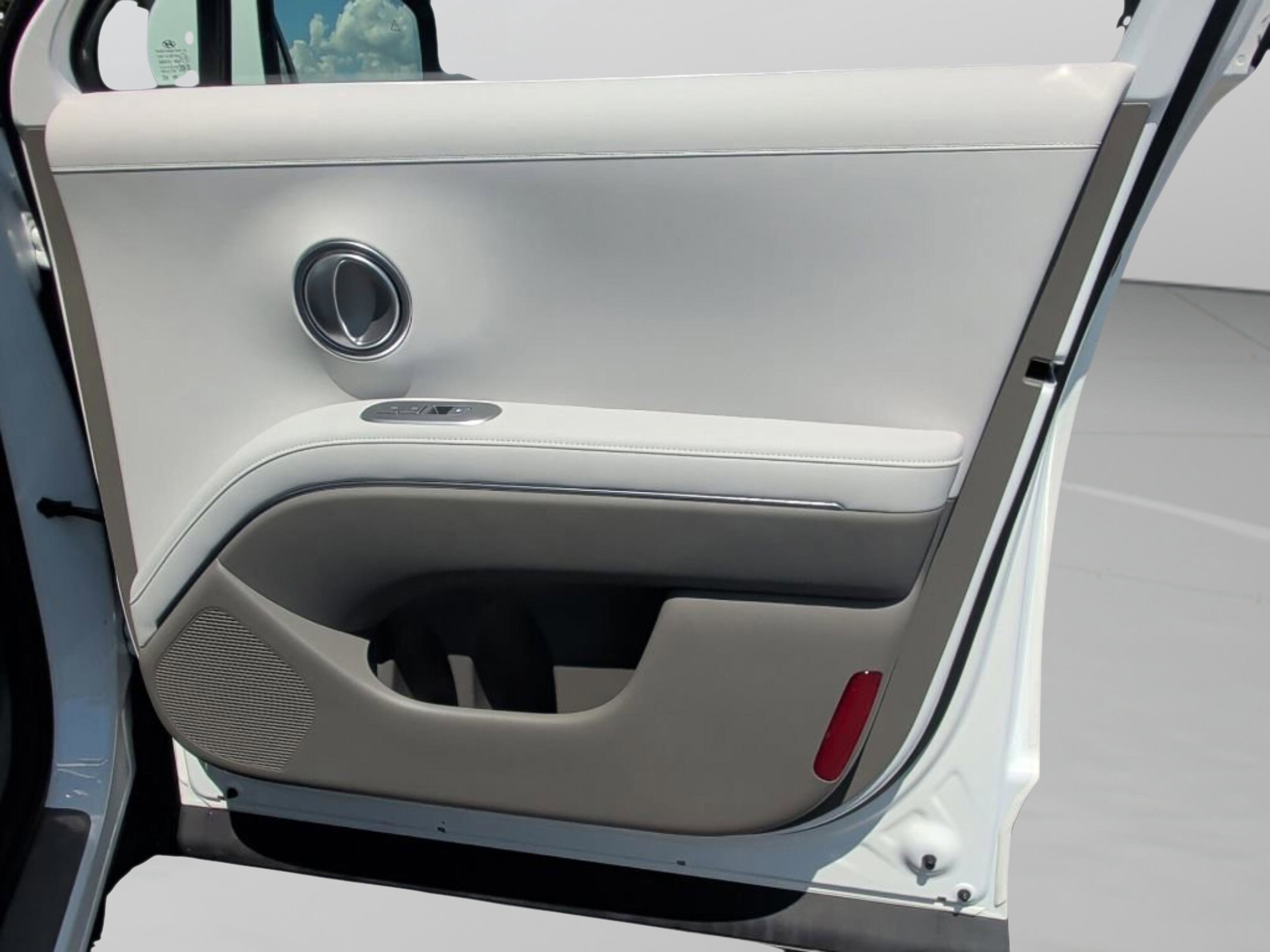 New 2026 Creamy White Pearl Hyundai Blue SEL Premium 7P image 41