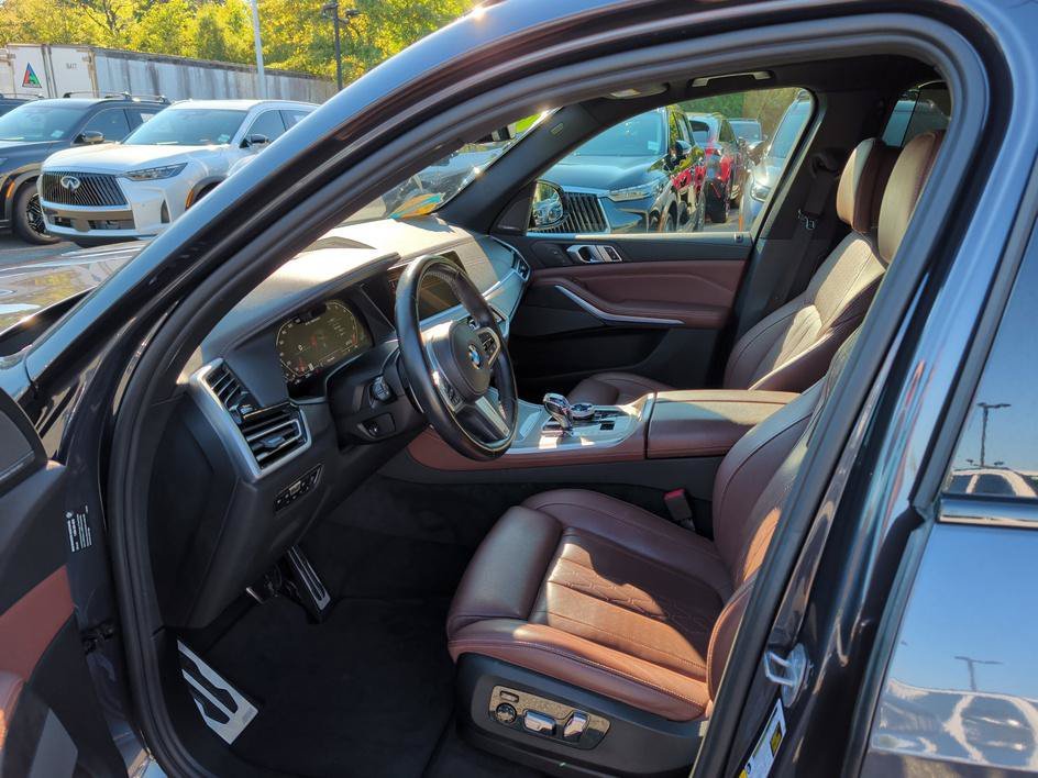 Used 2021 Arctic Gray Metallic BMW M50i image 8