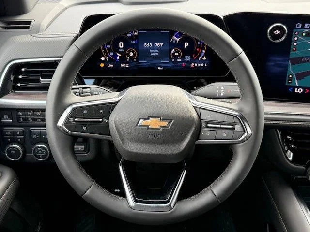2025 Chevrolet Suburban Premier - Photo 26