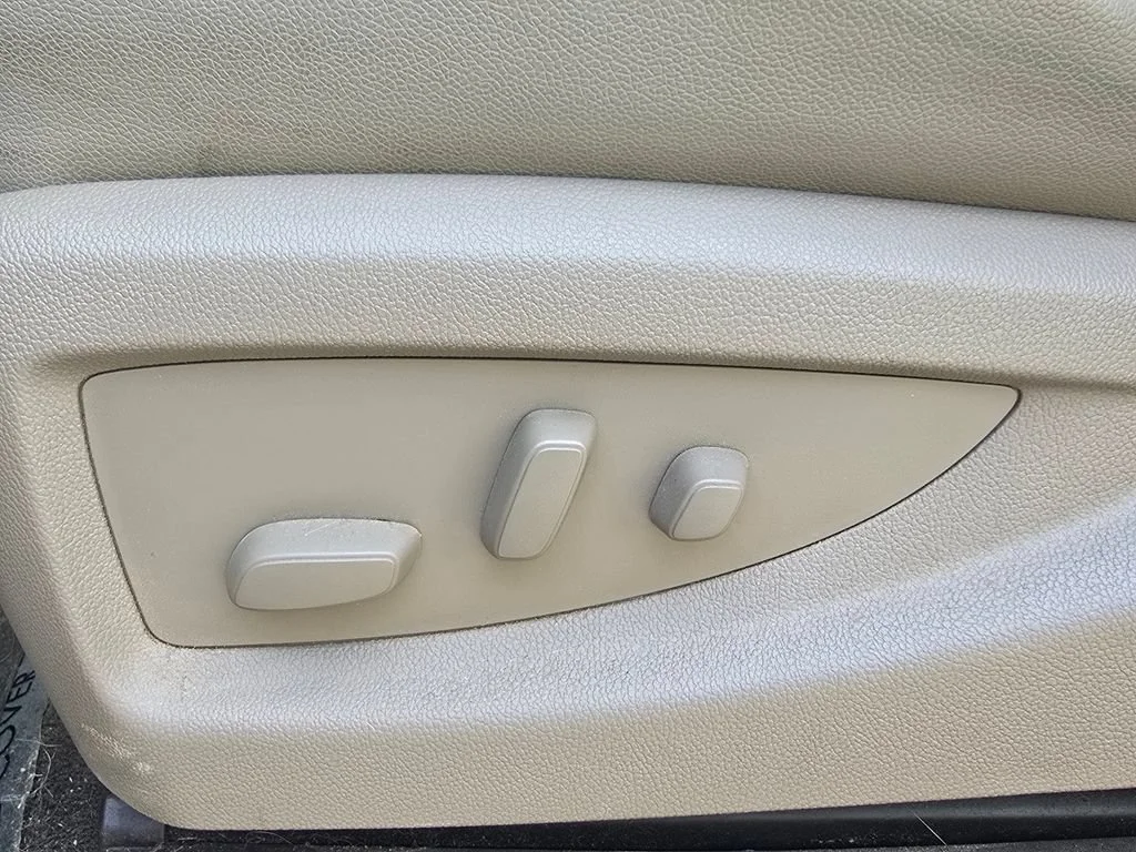 Used 2015 SUMMIT WHITE GMC SLT image 18