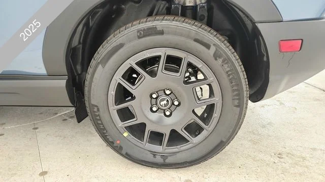 New 2025 Azure Gray Metallic Tri-Coat Ford Big Bend® image 9