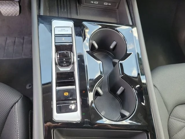 2025 Volkswagen Atlas SE w/Tech - Photo 37