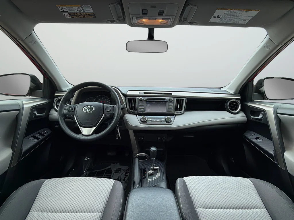 Used 2015 Red Toyota XLE image 14