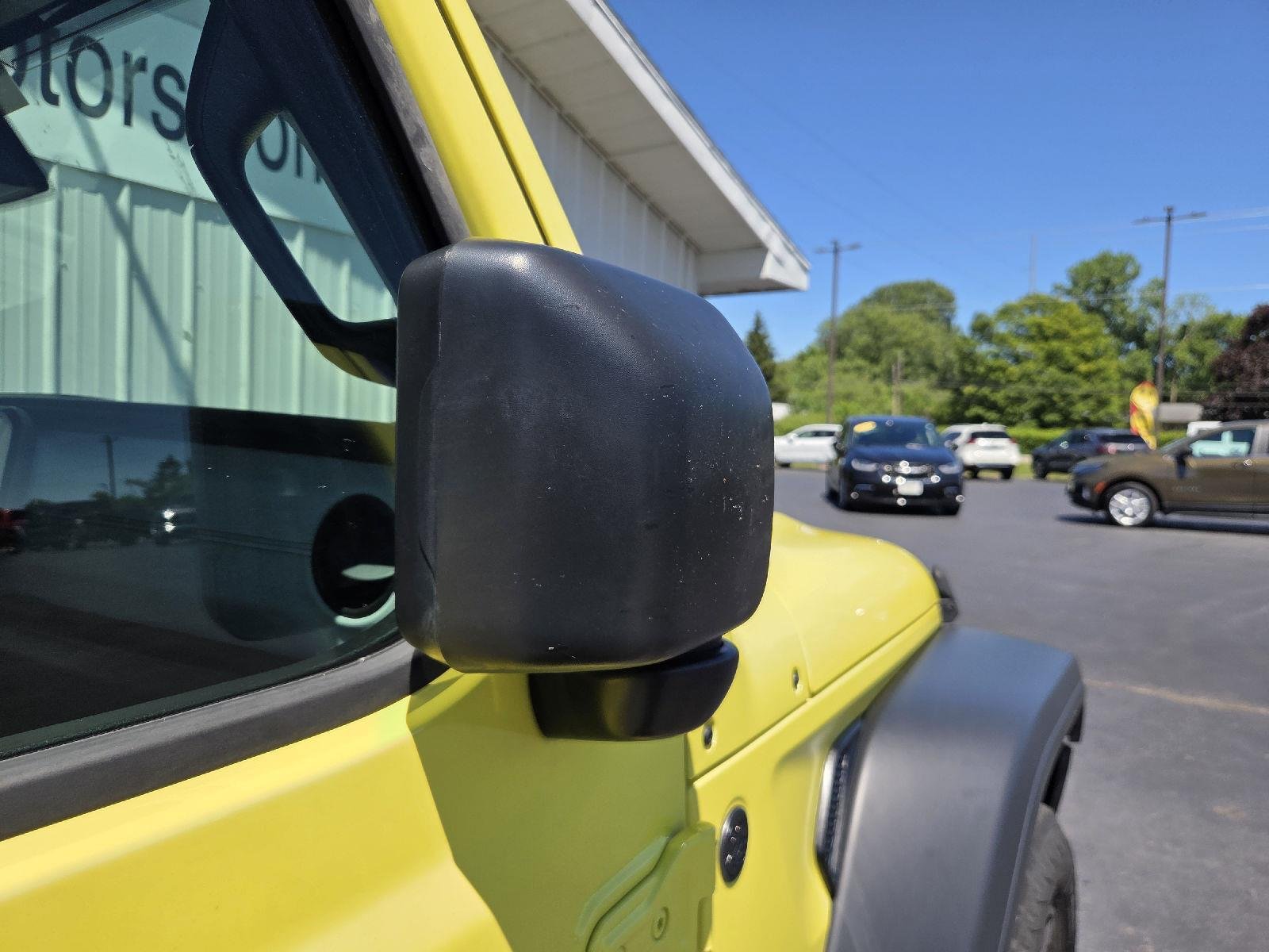 Used 2024 YELLOW JEEP SPOR image 32