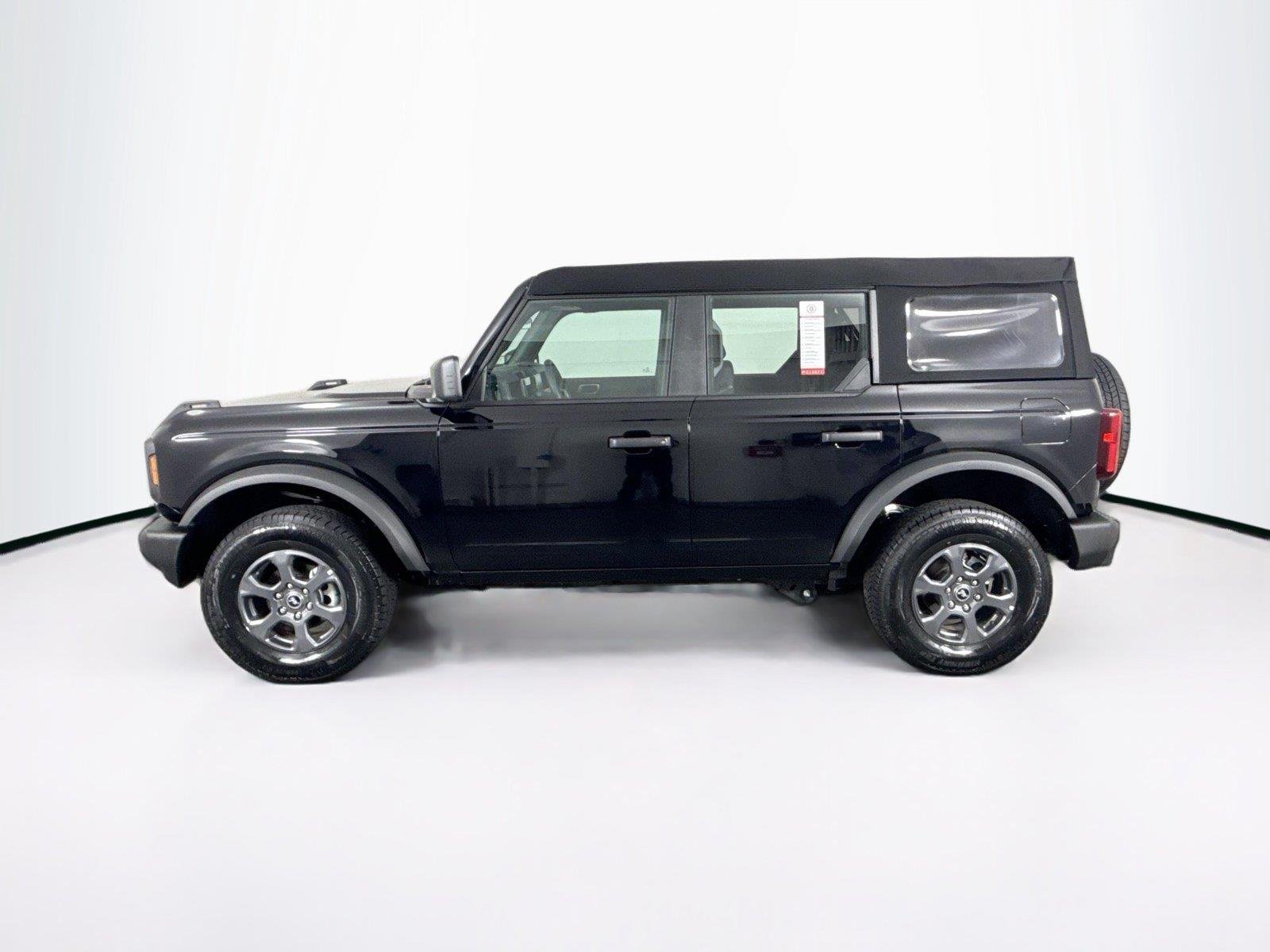 2025 Ford Bronco 4-Door Base - Photo 11