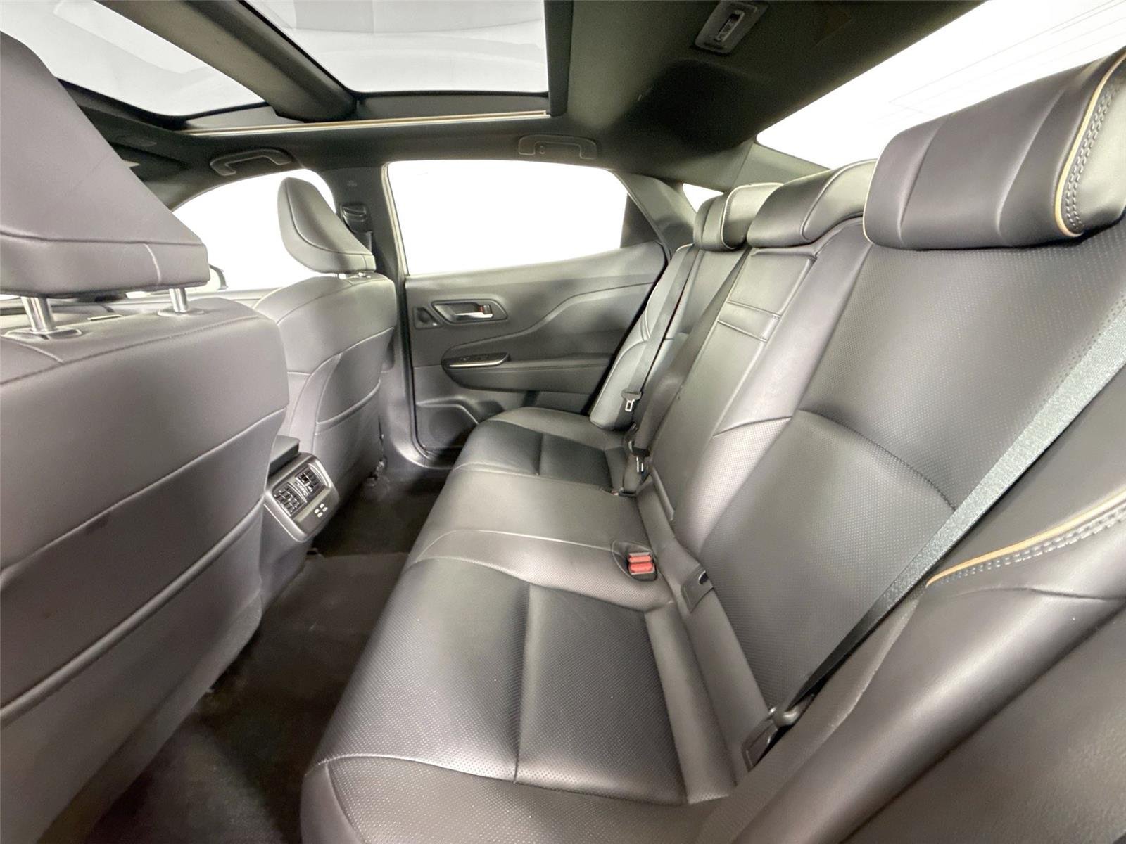 2023 Toyota Crown Limited - Photo 32