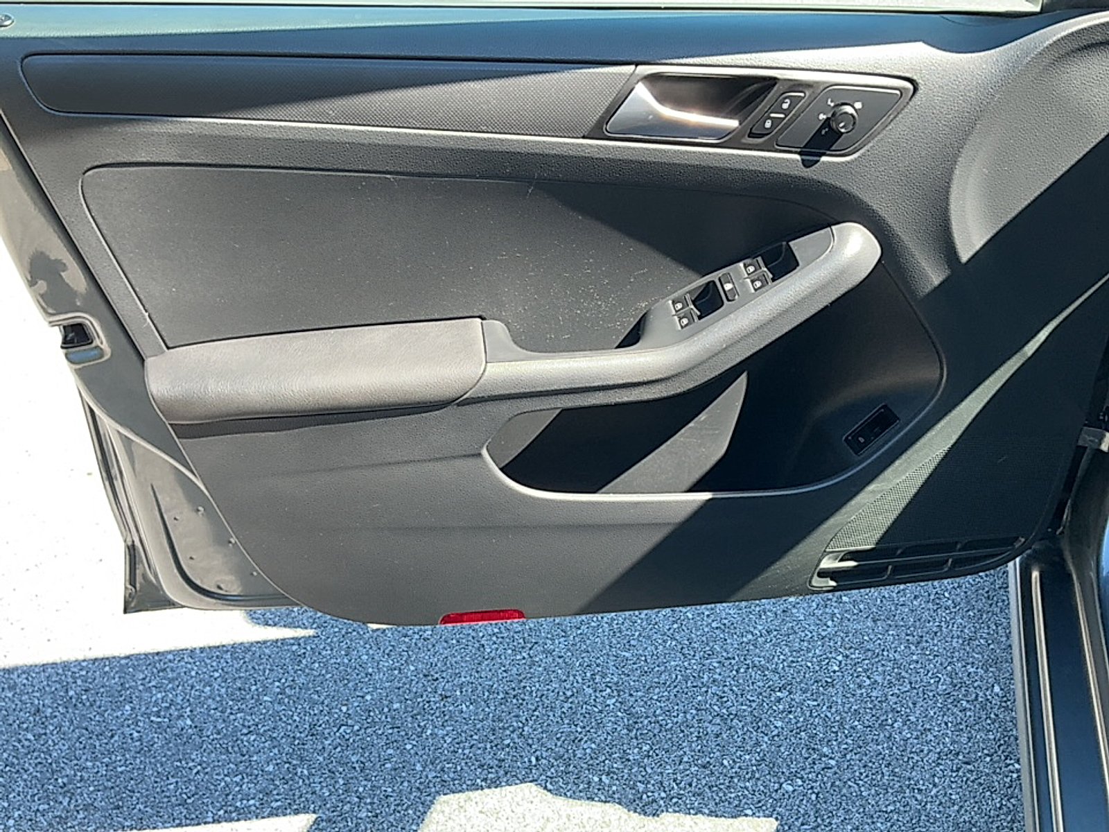 Used 2015 Platinum Gray Metallic Volkswagen 2.0L S image 6