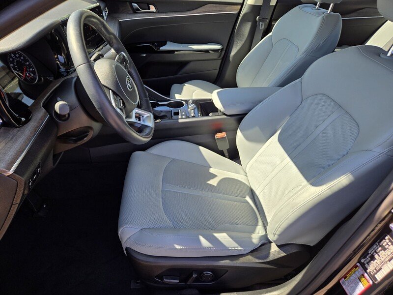 Certified Used 2021 Black Kia EX image 11