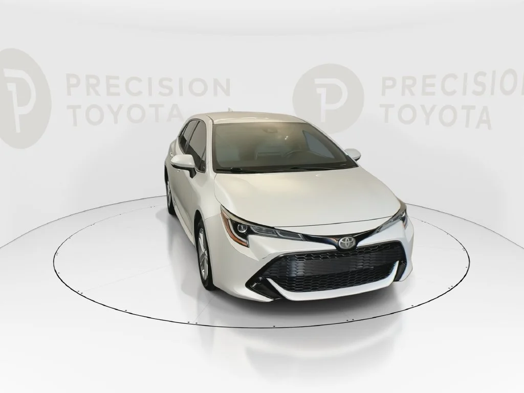Used 2021 Wind Chill Pearl Toyota SE image 6