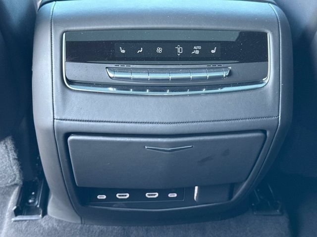 2023 Cadillac Escalade V-Series - Photo 17