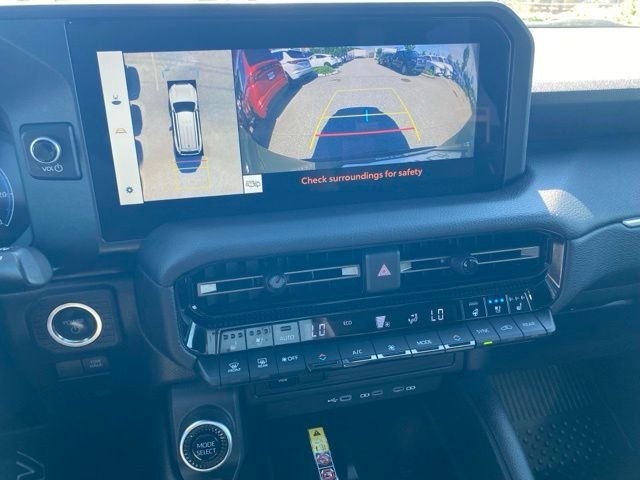 Used 2024  Toyota Base image 17