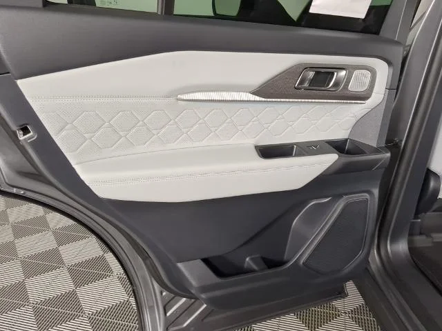New 2026 Carbonized Gray Metallic Ford Platinum™ image 15