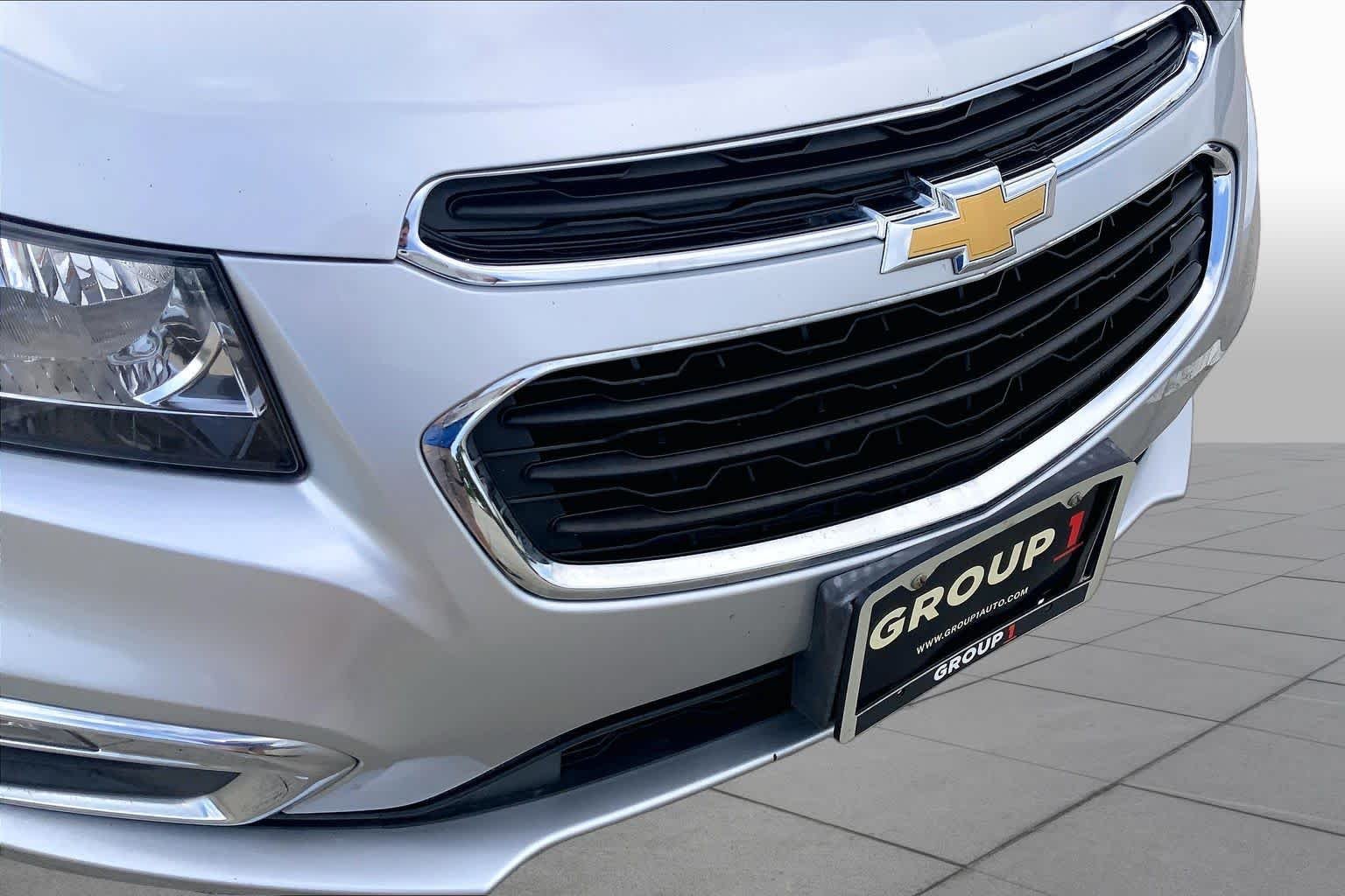 Used 2016 Silver Ice Metallic Chevrolet LT image 27
