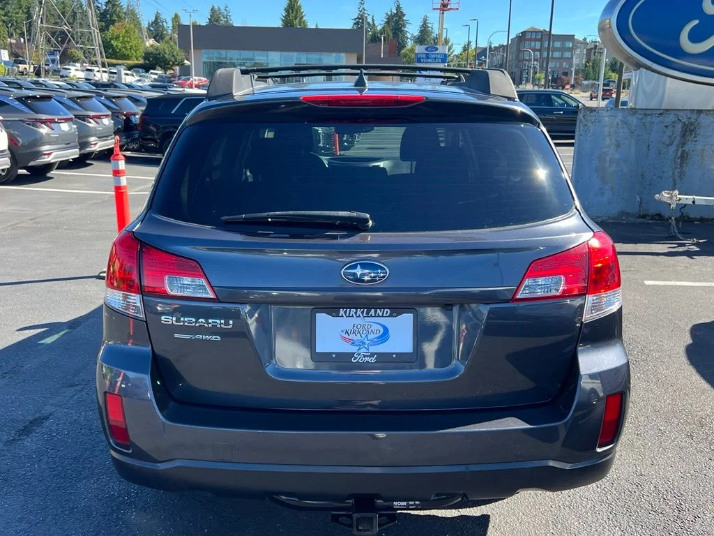 Used 2011 Graphite Gray Metallic Subaru 2.5i Premium image 8