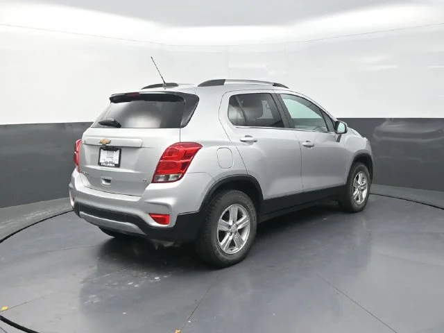 Used 2020 Silver Chevrolet LT image 9