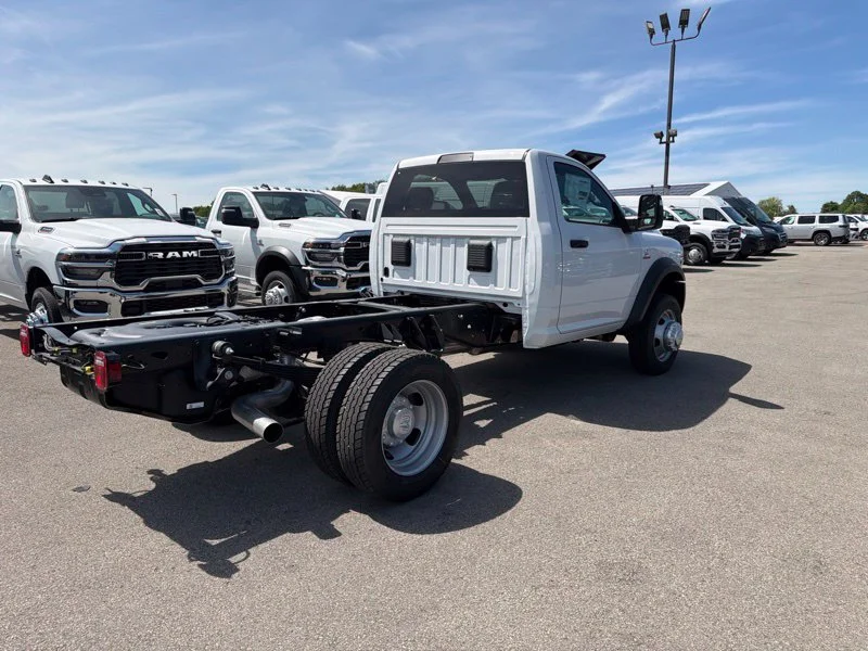 New 2026 Bright White Clear-Coat Exterior Paint RAM Tradesman image 3