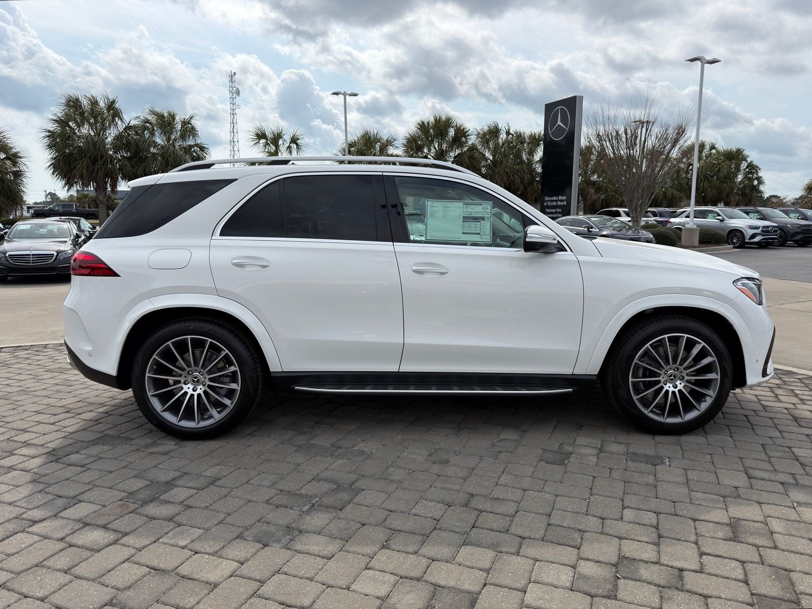 New 2026 Polar White Mercedes-Benz GLE 450 image 8