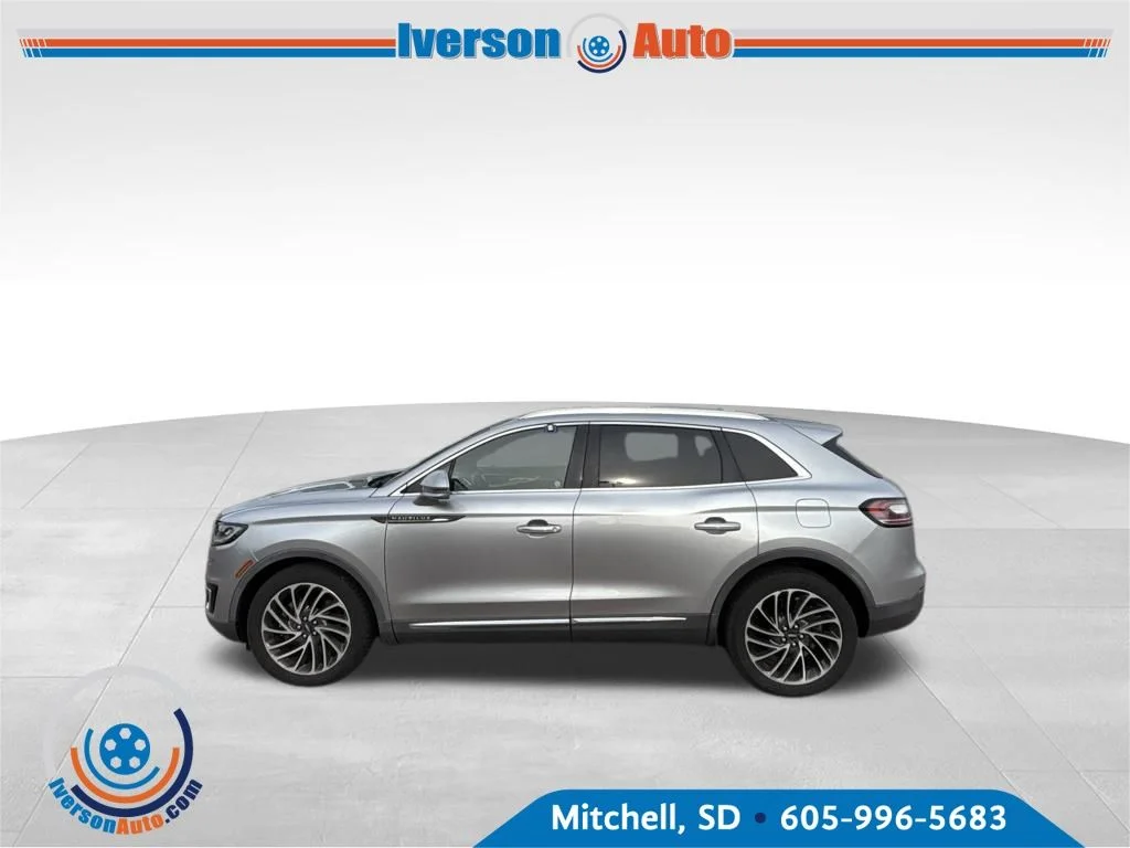 Used 2020 Silver Lincoln Reserve image 1