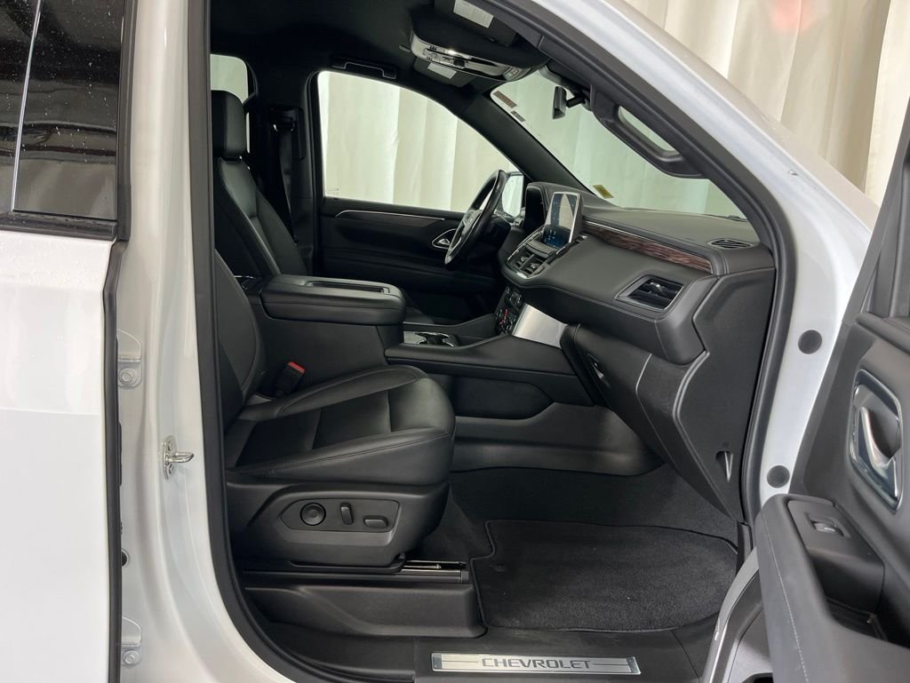 Used 2022 Summit White Chevrolet Z71 image 17